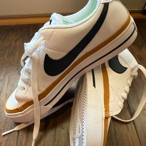 Nike White and Mustard Sneakers
